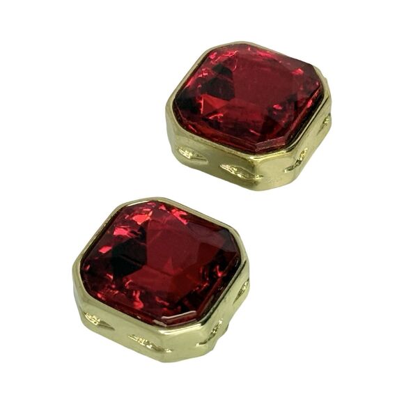 Red Faceted Glass Square Clip On Earrings  5/8" Gold Tone Shimmering Formal - Picture 3 of 12
